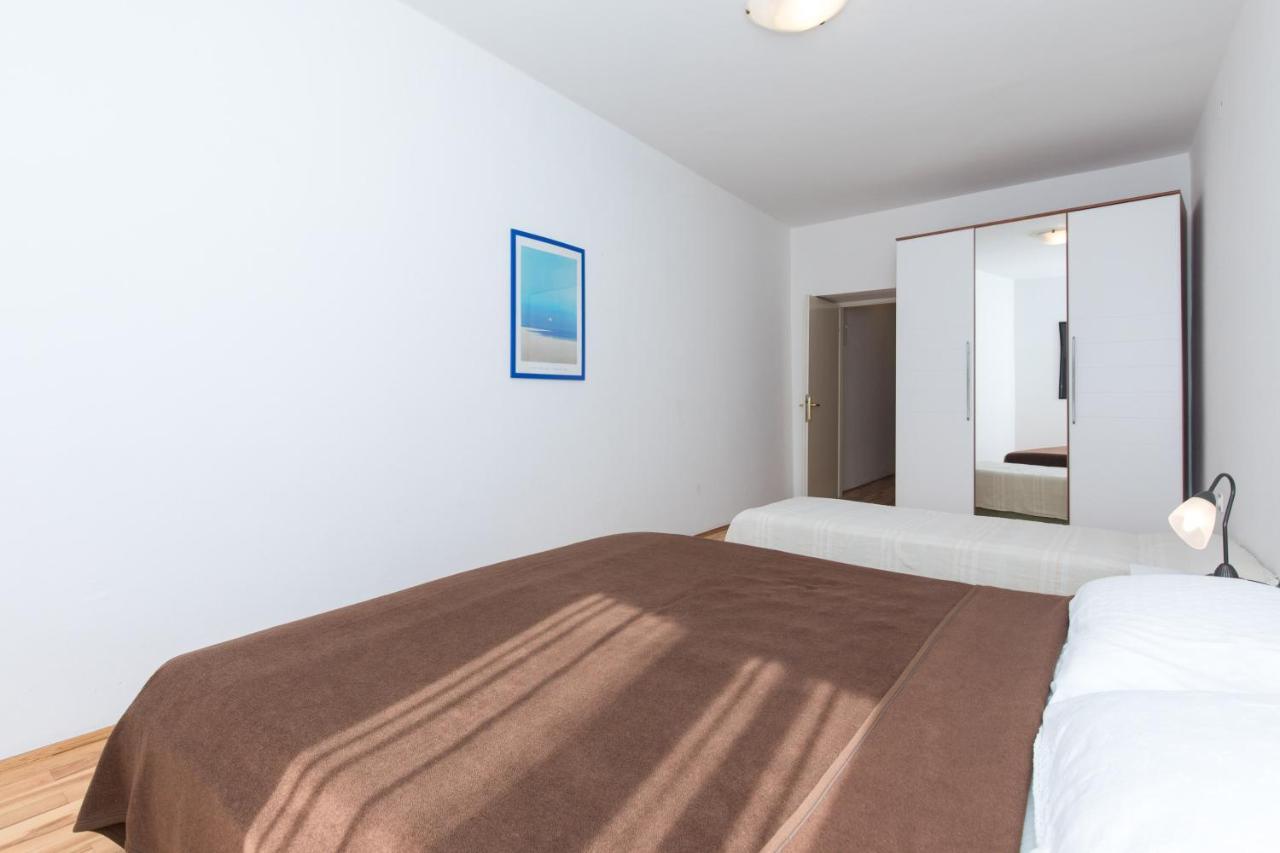 Apartments Darko Near The Sea Baska  Luaran gambar